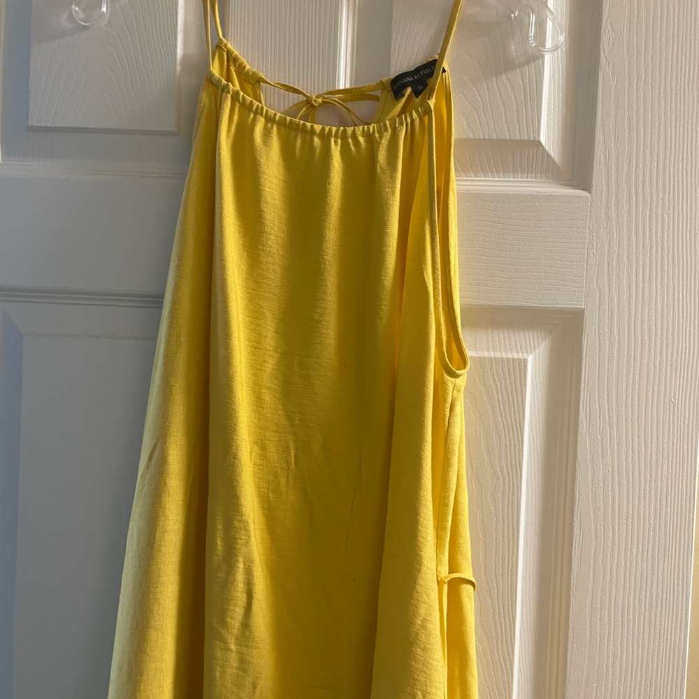 Banana Republic yellow spaghetti strap dress - size medium
